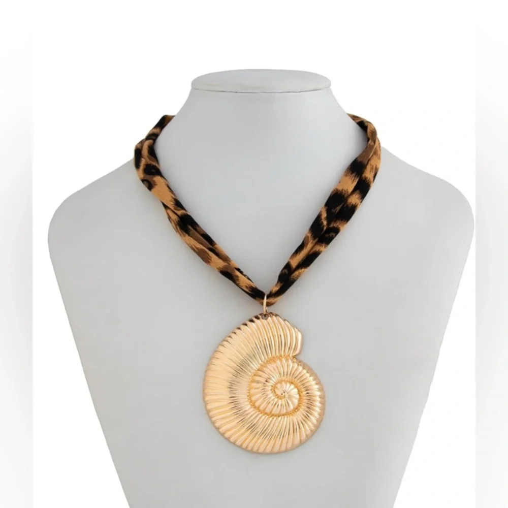 Gold Shell Pendant Necklace